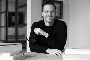 하이브, 美 컨트리 음악시장 재편 승부수...BMLG '블루 하이웨이 레코즈... - 뉴스 썸네일 이미지